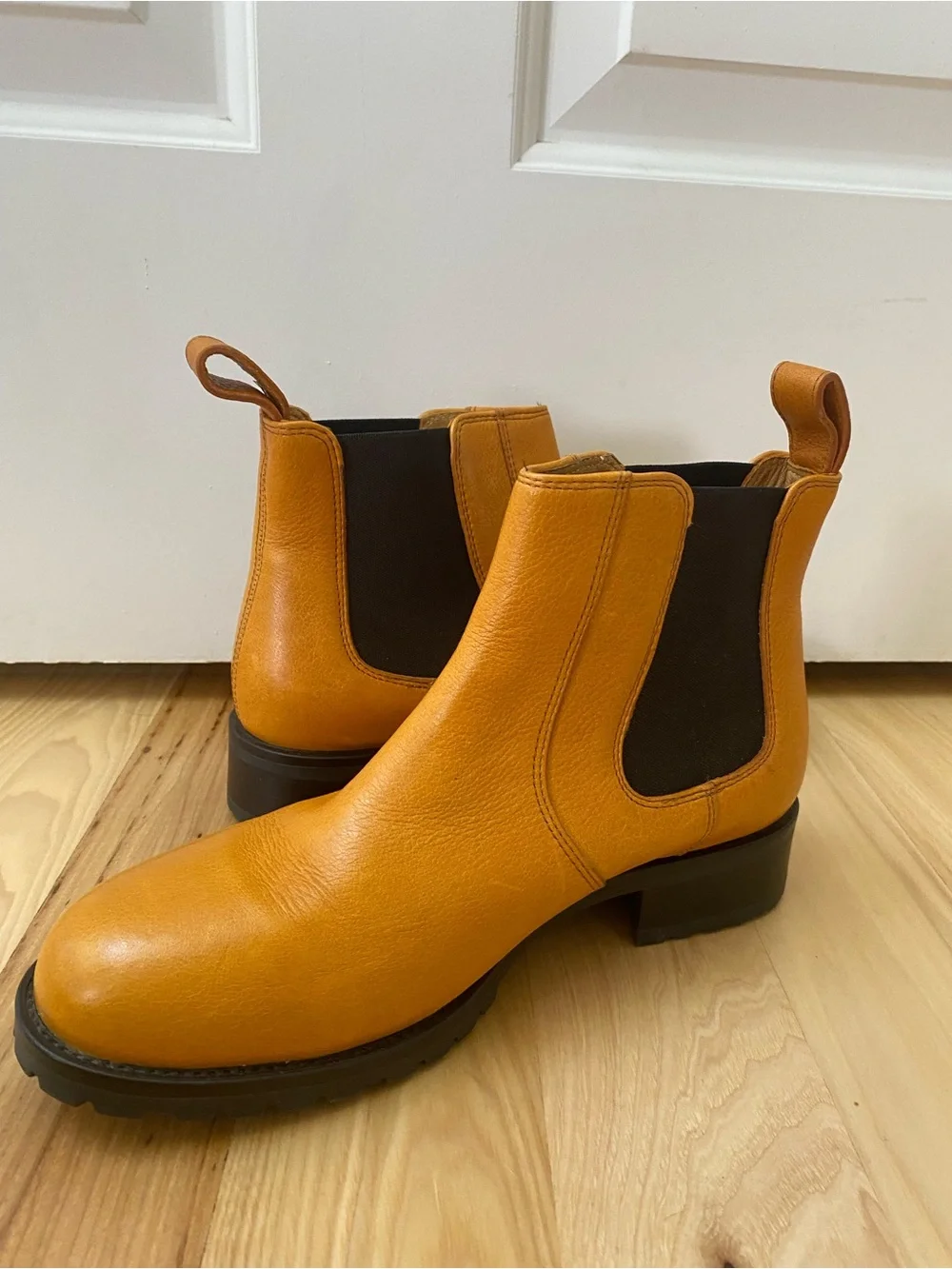 Duluth Trading Company Boots Women’s Chelsea Boots Cognac Brown Tan Size 8.5